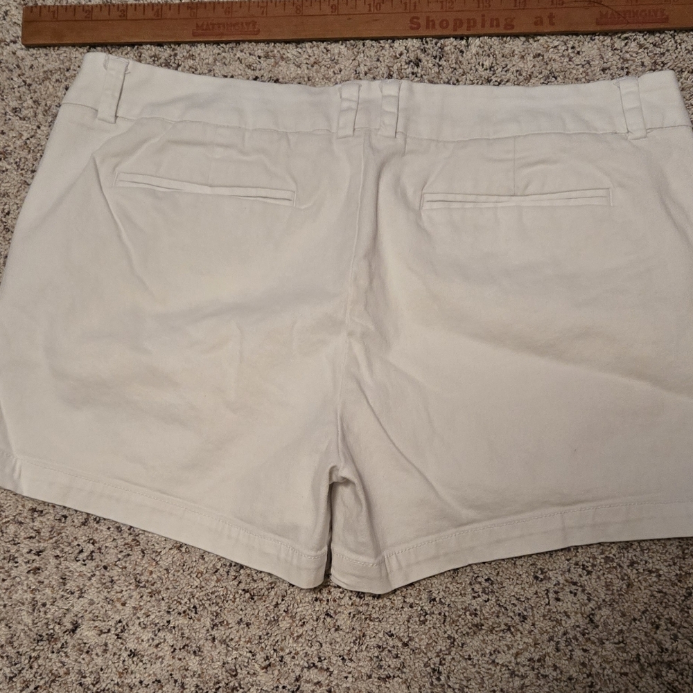 A.N.A. White Twill Shorts Womens Size 12 - Picture 2 of 3